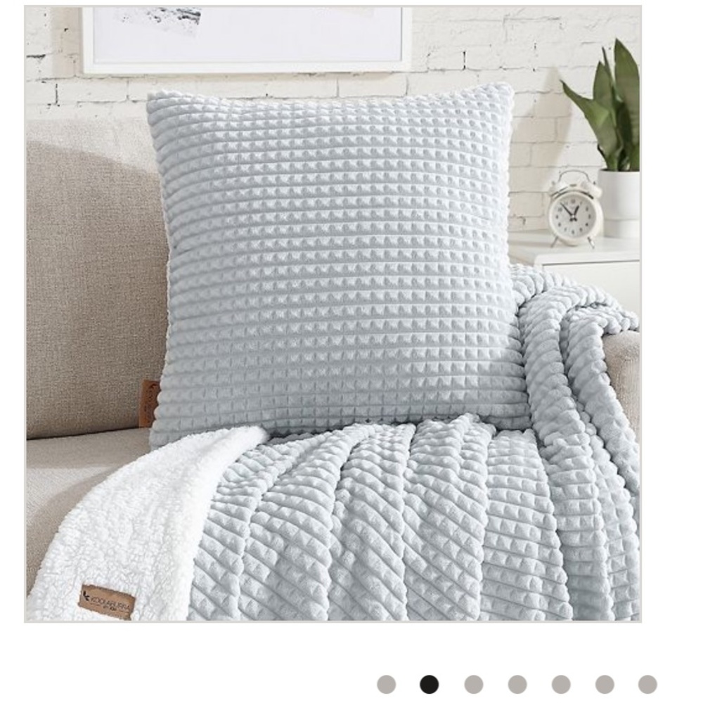 NWT Koolaburra by UGG Sloan Plush Textured Throw Pillow